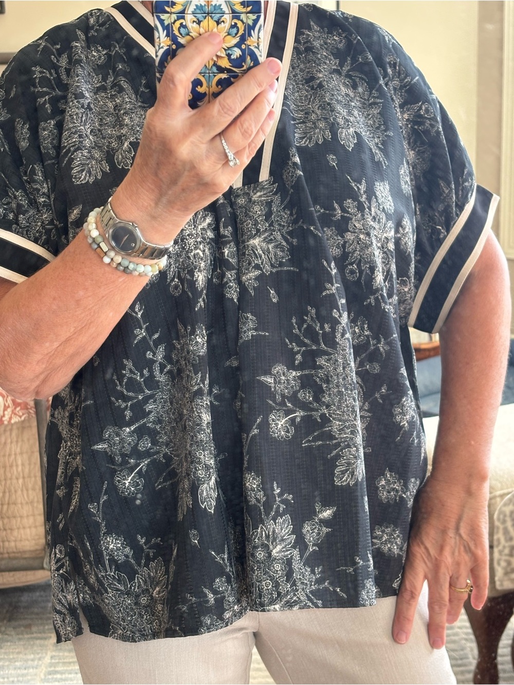entro Black Floral V-Neck Short-Sleeve Tunic with Contrast Trim